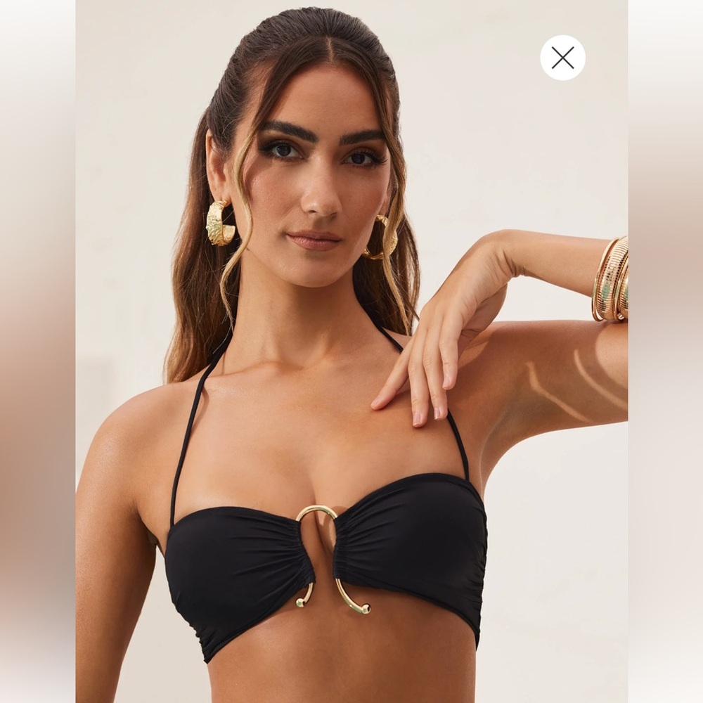 Cropped black top